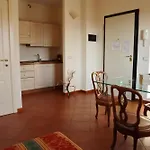 卡诺瓦旅馆 *
